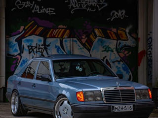 Mercedes Series (W124)