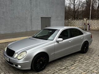 Mercedes E-Class foto 2