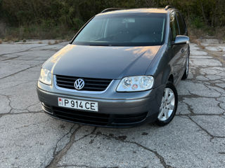 Volkswagen Touran foto 7