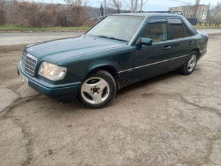 Mercedes Series (W123) foto 10