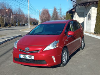 Toyota Prius v