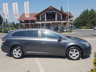 Toyota Avensis foto 5