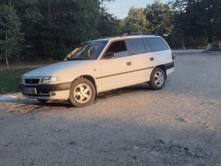 Opel Astra foto 1