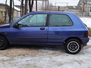 Renault Clio foto 2