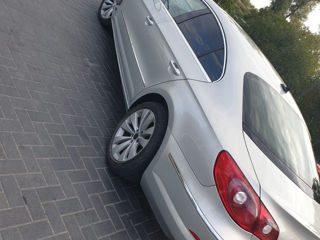 Volkswagen Passat CC foto 2