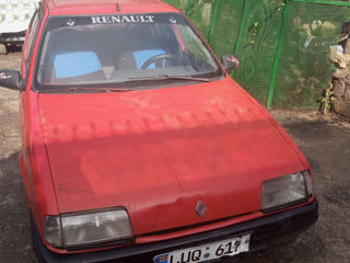 Renault 19 foto 1