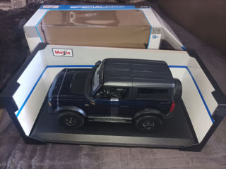 Модель Ford Bronco 1/18