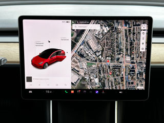 Tesla Model 3 foto 12