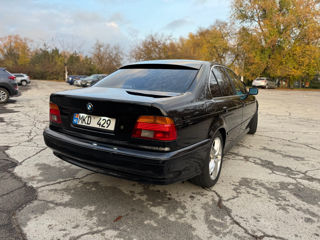 BMW 5 Series foto 5