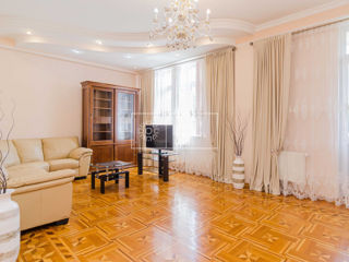 3-х комнатная квартира, 116 м², Центр, Кишинёв