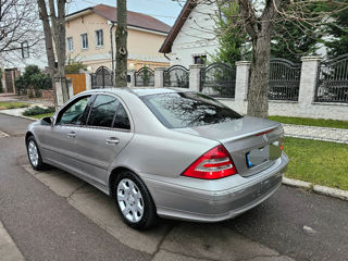 Mercedes C-Class foto 4