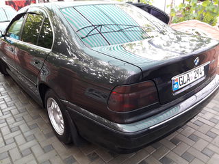 BMW 5 Series foto 9