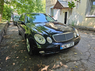 Mercedes E-Class foto 2