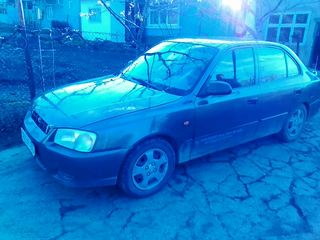 Hyundai Accent foto 5