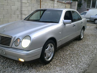 Mercedes E Class foto 3