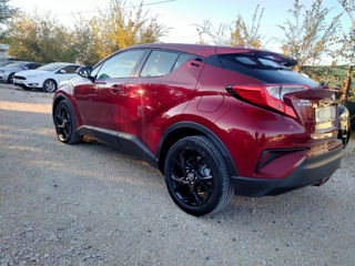 Toyota C-HR foto 3