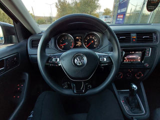 Volkswagen Jetta foto 8