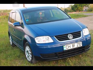 Volkswagen Touran foto 5