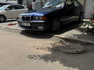 BMW 3 Series фото 2
