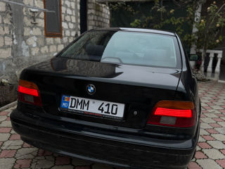 BMW 5 Series foto 3