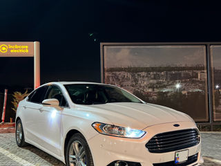 Ford Fusion foto 2