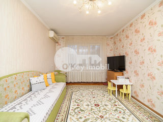 Apartament 3 camere, 72 mp, reparat și mobilat, Nicolae Costin 47500 € foto 3