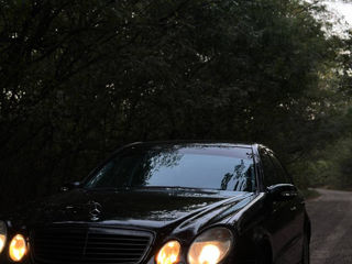 Mercedes E-Class foto 1