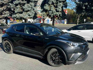 Toyota C-HR foto 4