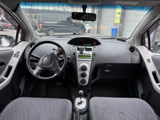 Toyota Yaris foto 10