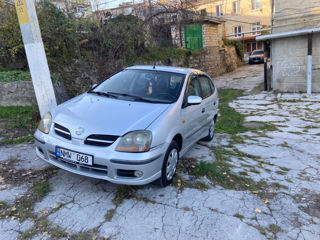 Nissan Almera Tino