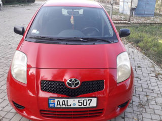 Toyota Yaris foto 2