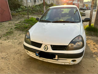 Renault Clio foto 2