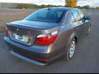 BMW 5 Series foto 3