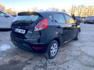 Ford Fiesta foto 4