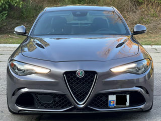 Alfa Romeo Giulia foto 2