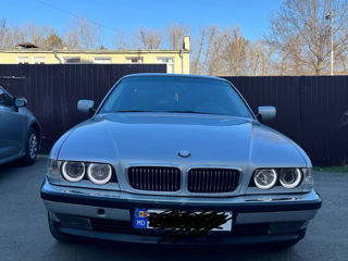 BMW 7 Series foto 2