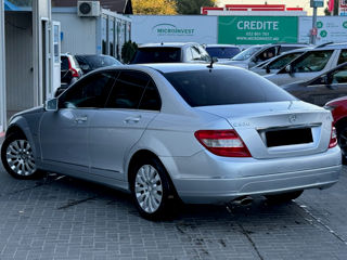 Mercedes C-Class foto 3