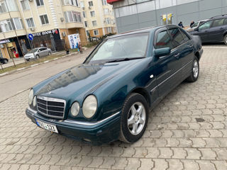 Mercedes E-Class foto 10