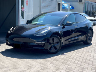 Tesla Model 3 foto 1