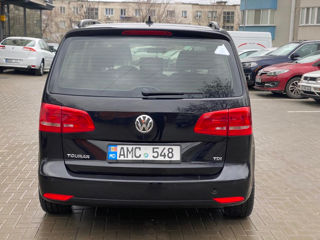 Volkswagen Touran foto 5