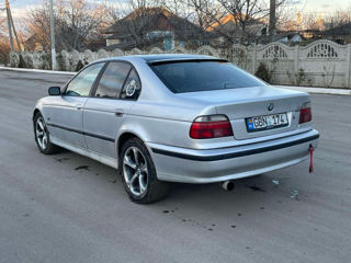 BMW 5 Series foto 3