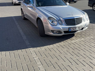 Mercedes E-Class foto 8