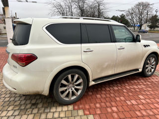 Infiniti QX56 foto 6