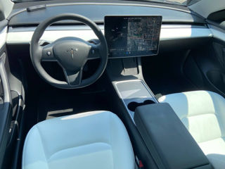 Tesla Model 3 foto 9