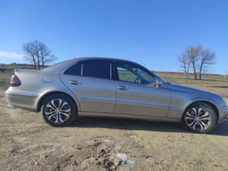 Mercedes E-Class foto 2