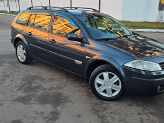 Renault Megane foto 2