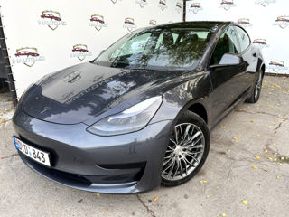 Tesla Model 3 foto 2