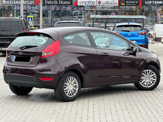 Ford Fiesta foto 4