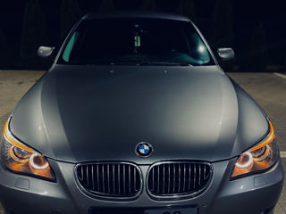 BMW 5 Series foto 1