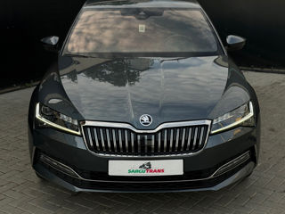 Skoda Superb foto 2